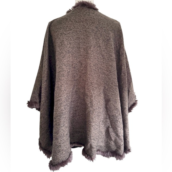 V. Fraas Brown Rabbit Fur Lined Ruana Shawl One Size - Picture 4 of 6